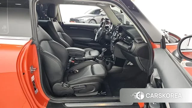 Mini Cooper 2019 Красный из Кореи, фото 2