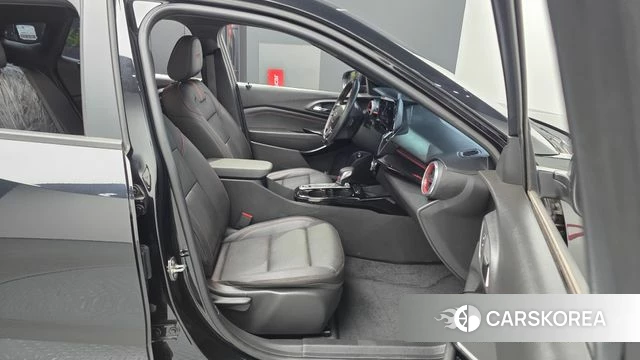 Chevrolet (GM Daewoo) Trax Crossover 2023 Черный из Кореи, фото 2
