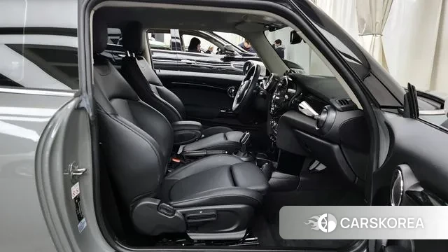 Mini Cooper 2021 Серебристо-серый из Кореи, фото 2