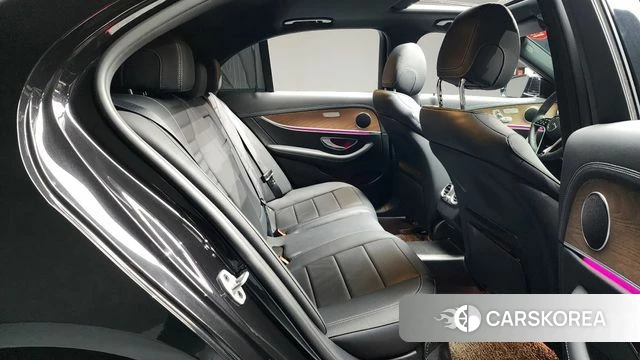 Mercedes-Benz E-Class W213 2021 Черный из Кореи, фото 2