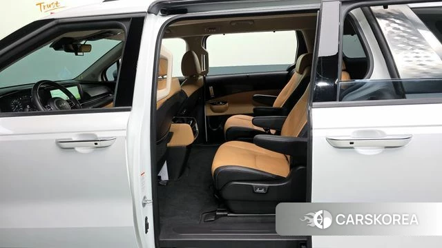 Kia Carnival 4th generation 2023 Белый из Кореи, фото 2