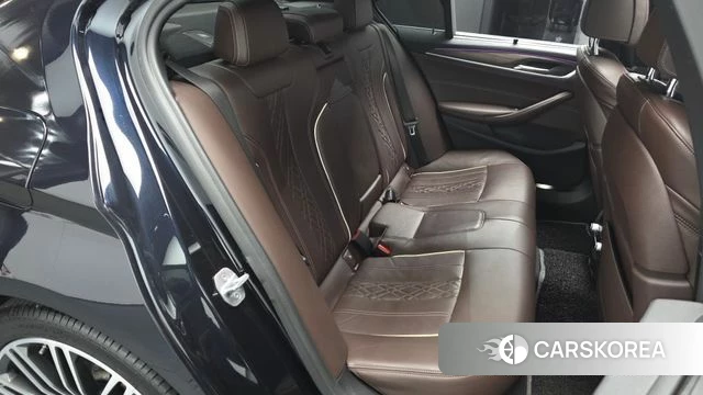 BMW 5 Series (G30) 2019 Черный из Кореи, фото 2