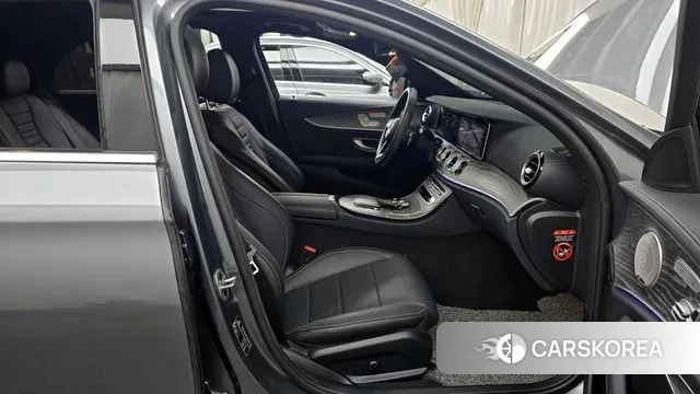 Mercedes-Benz E-Class W213 2022 Серый из Кореи, фото 2