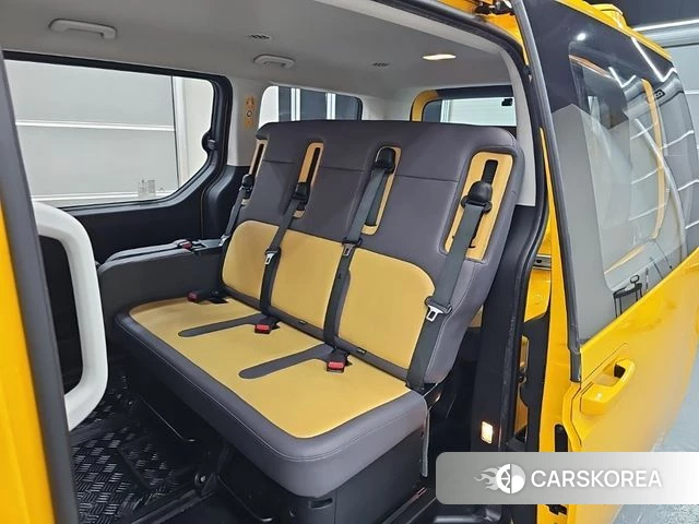Hyundai Staria 2022 Желтый из Кореи, фото 2
