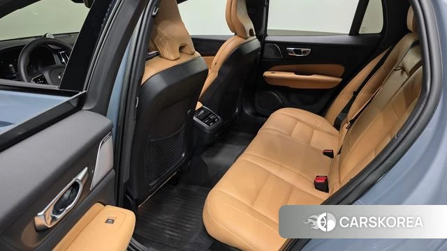 Volvo V60 Cross-Country 2nd Generation 2022 Синий из Кореи, фото 2