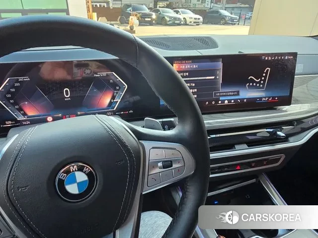 BMW X7 (G07) 2024 Черный из Кореи, фото 2