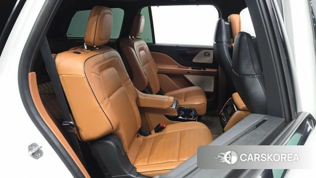 Lincoln Aviator 2nd generation 2023 Белый из Кореи, фото 2