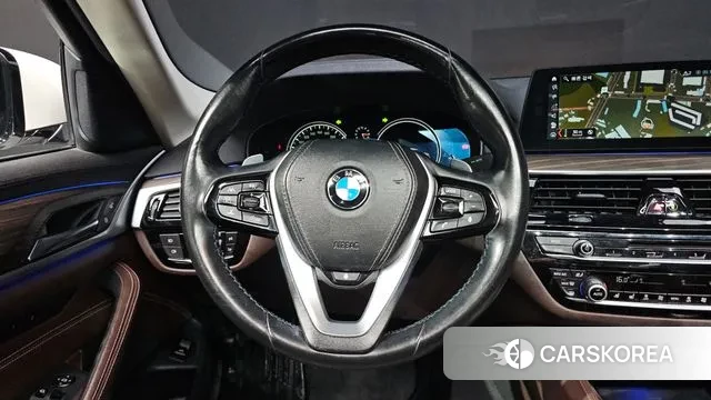 BMW 5 Series (G30) 2018 Белый из Кореи, фото 2
