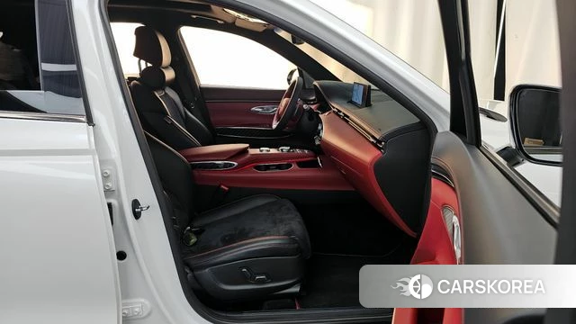 Genesis GV70 2021 Белый из Кореи, фото 2