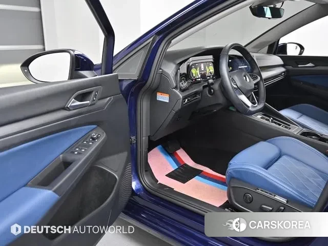 Volkswagen Golf 8th Generation 2022 Синий из Кореи, фото 2