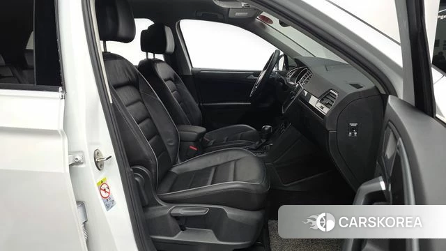 Volkswagen Tiguan second Generation 2020 Белый из Кореи, фото 2