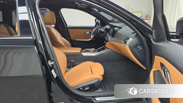 BMW 3 Series (G20) 2023 Черный из Кореи, фото 2