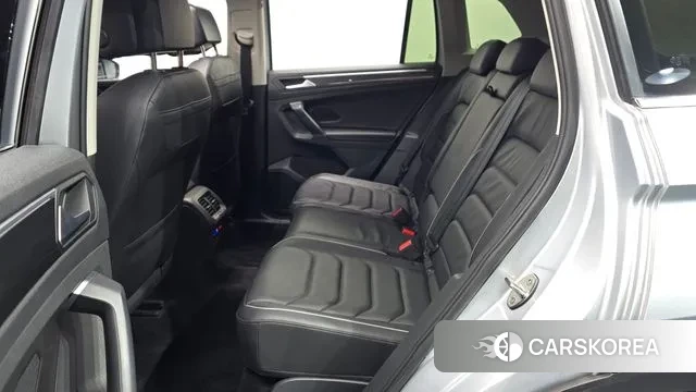 Volkswagen Tiguan second Generation 2022 Серебряный из Кореи, фото 2