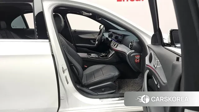 Mercedes-Benz E-Class W213 2020 Белый из Кореи, фото 2