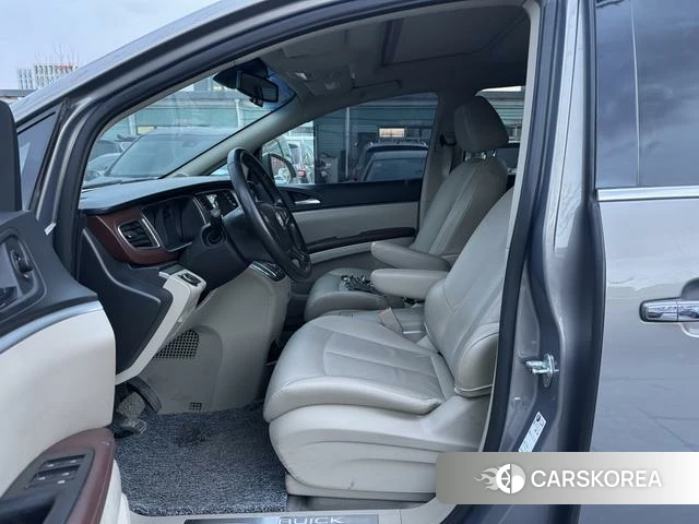Buick GL8 2019 Шампань из Китая, фото 2