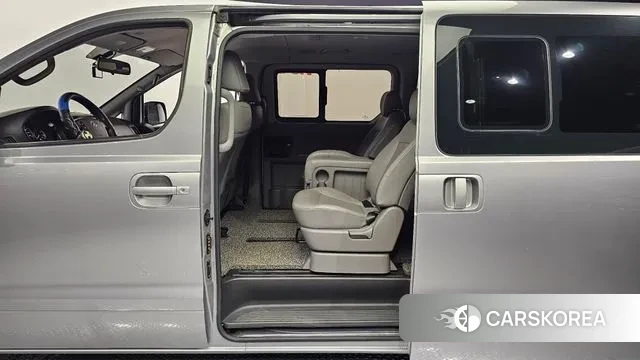 Hyundai The New Grand Starex 2019 Серебристо-серый из Кореи, фото 2