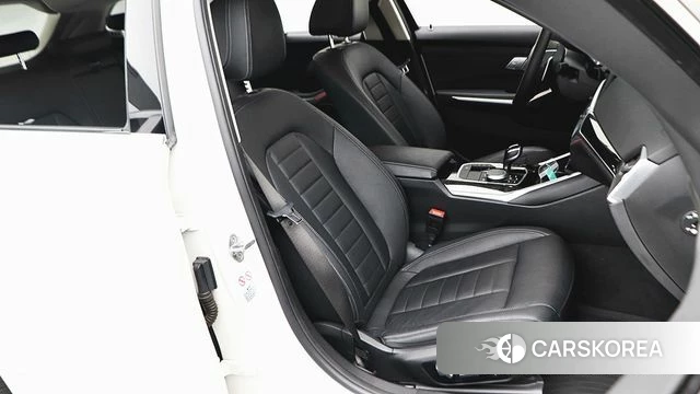 BMW 3 Series (G20) 2021 Белый из Кореи, фото 2