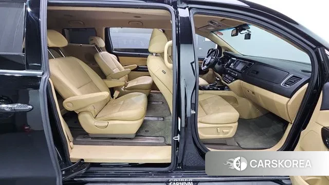 Kia The New Carnival 2018 Черный из Кореи, фото 2