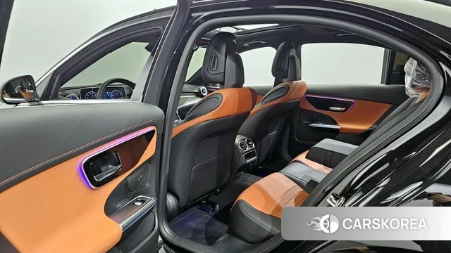 Mercedes-Benz C-Class W206 2025 Черный из Кореи, фото 2