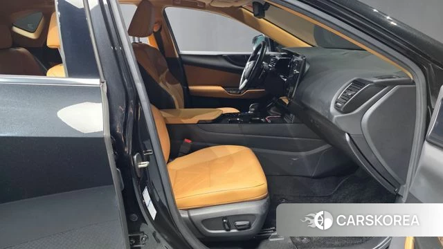 Lexus NX350h Second generation 2023 Черный из Кореи, фото 2