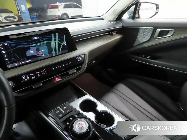 Kia K8 2023 Серебристо-серый из Кореи, фото 2