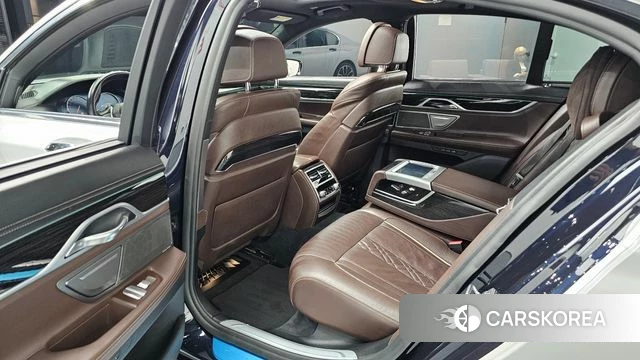 BMW 7 Series (G11) 2018 Белый из Кореи, фото 2