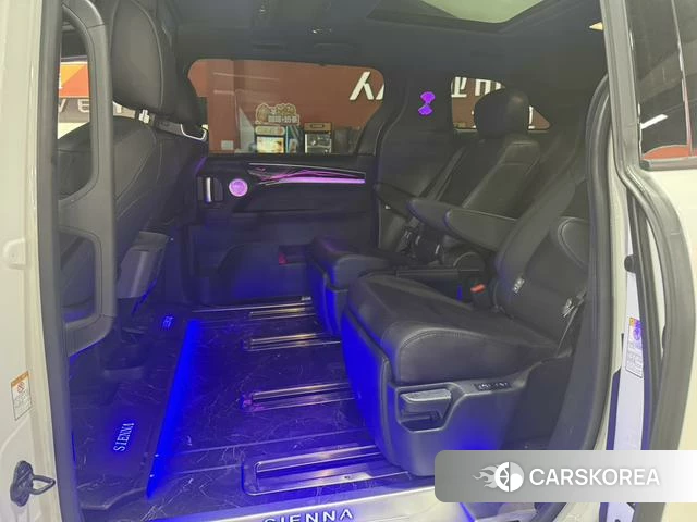Toyota Saina 2022 Белый из Китая, фото 2