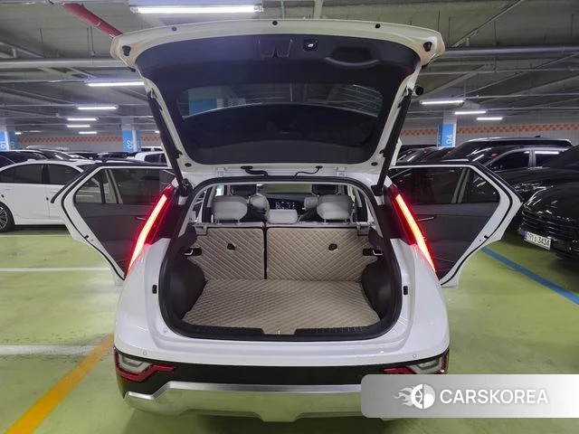 Kia Di Ol Nu Niro 2023 Белый из Кореи, фото 2