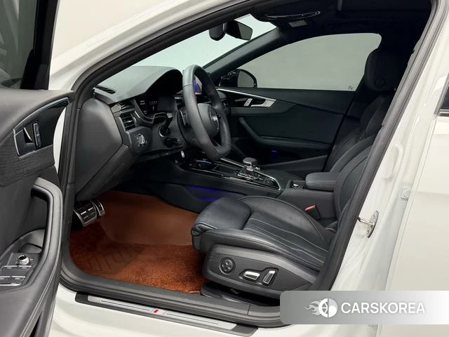Audi A4L 2023 Белый из Китая, фото 2