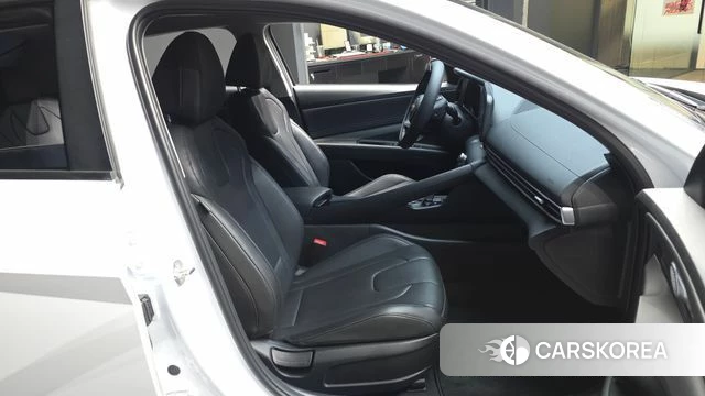 Hyundai Avante Hybrid (CN7) 2023 Белый из Кореи, фото 2