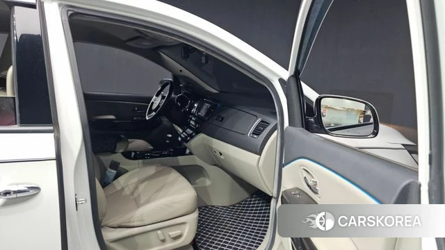 Kia The New Carnival 2018 Белый из Кореи, фото 2