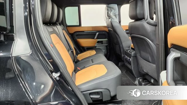 Land Rover Defender (L663) 2023 Черный из Кореи, фото 2