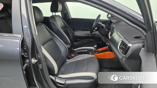 Kia Stonic 2018 Черный из Кореи, фото 2