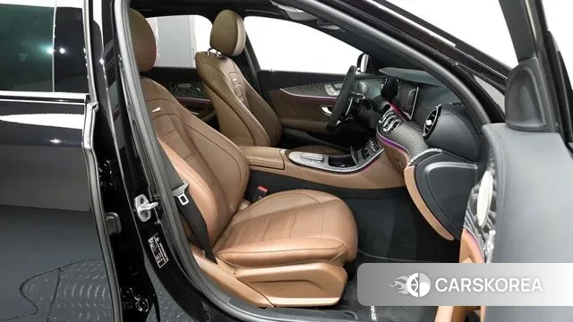 Mercedes-Benz E-Class W213 2022 Черный из Кореи, фото 2