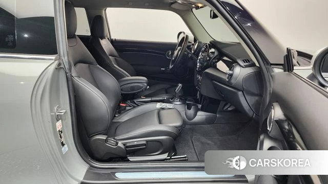 Mini Cooper 2022 Серебристо-серый из Кореи, фото 2