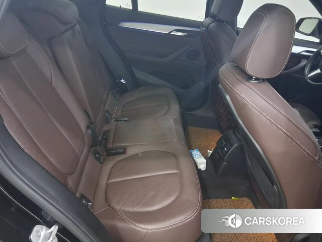 BMW X1 (F48) 2021 Черный из Кореи, фото 2