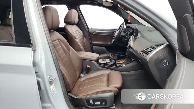 BMW X3 (G01) 2023 Серебряный из Кореи, фото 2