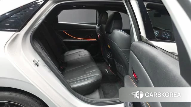 Hyundai The New Avante (CN7) 2023 Серебристо-серый из Кореи, фото 2