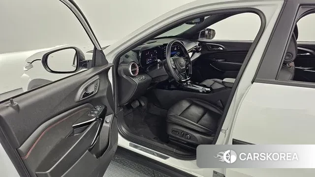 Chevrolet (GM Daewoo) Trax Crossover 2024 Белый из Кореи, фото 2