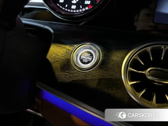 Mercedes-Benz E-Class W213 2018 Белый из Кореи, фото 2