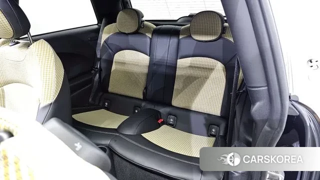 Mini Cooper 2023 Черный из Кореи, фото 2