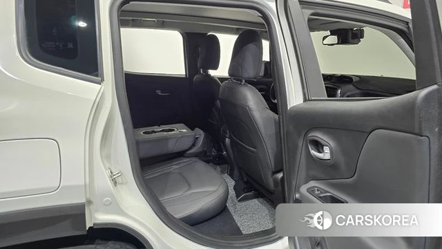 Jeep Renegade 2023 Белый из Кореи, фото 2