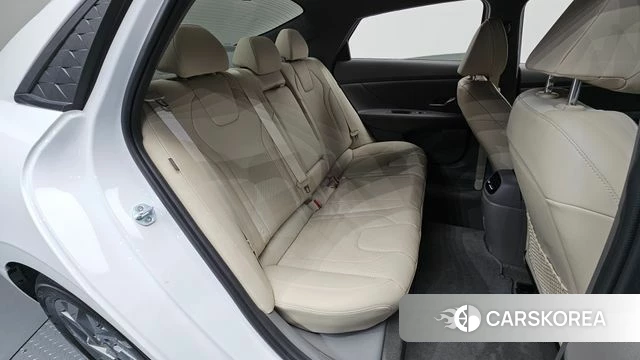 Hyundai The New Avante (CN7) 2024 Белый из Кореи, фото 2