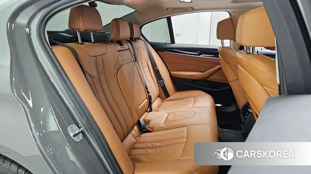 BMW 5 Series (G30) 2021 Серый из Кореи, фото 2