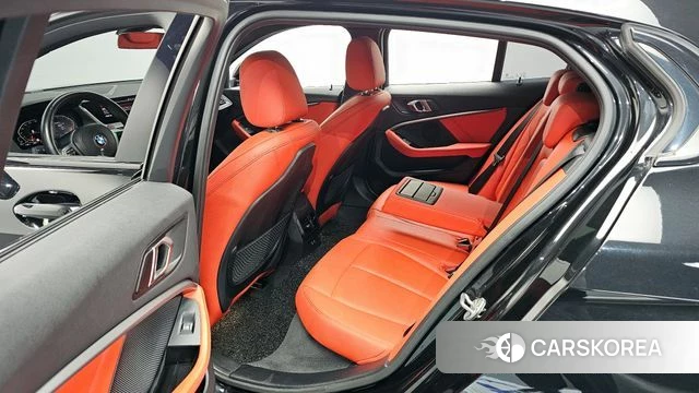 BMW 1 Series (F40) 2021 Черный из Кореи, фото 2