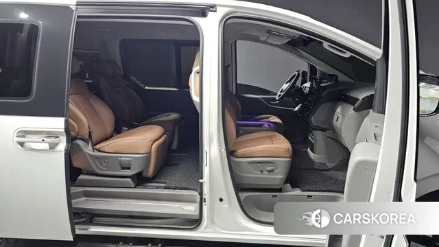 Hyundai Staria 2025 Белый из Кореи, фото 2