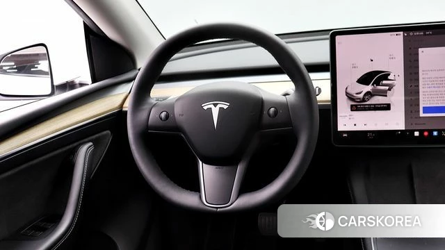 Tesla Model Y 2023 Белый из Кореи, фото 2