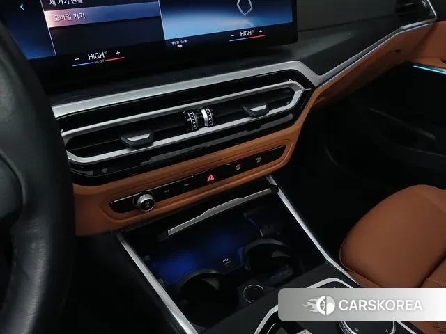 BMW 3 Series (G20) 2023 Белый из Кореи, фото 2