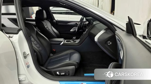 BMW 8 Series (G15) 2021 Белый из Кореи, фото 2