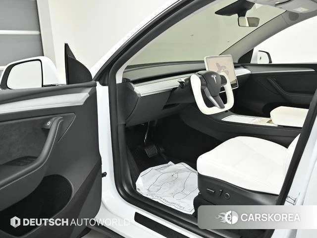 Tesla Model Y 2024 Белый из Кореи, фото 2